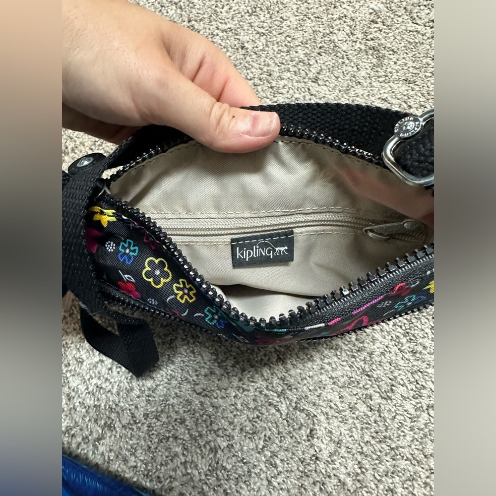 NWT Kipling Nylon Cute Travel Floral Purse w Lots of Pockets and Cute - Picture 3 of 12